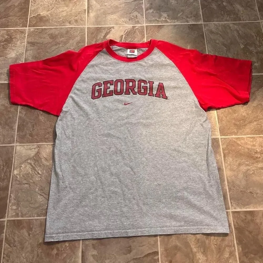 Vintage Y2K Nike university of Georgia center swoosh tee, size large, no flaws